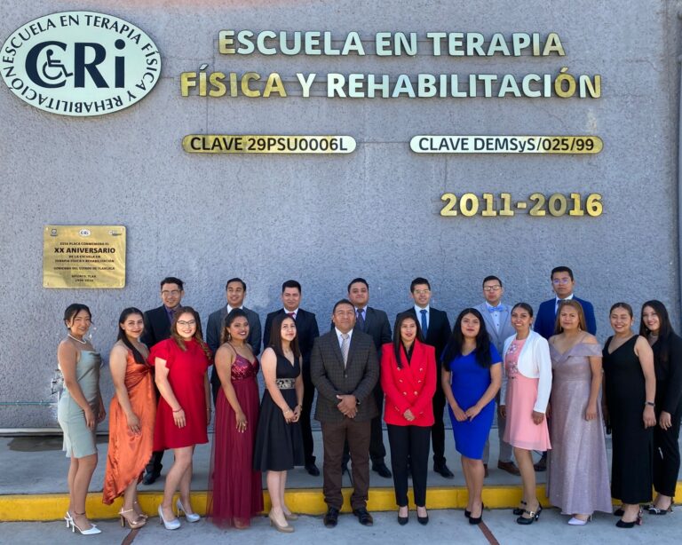Obtienen 17 Alumnos del CRI Título de Licenciatura en Terapía Física y Rehabilitación
