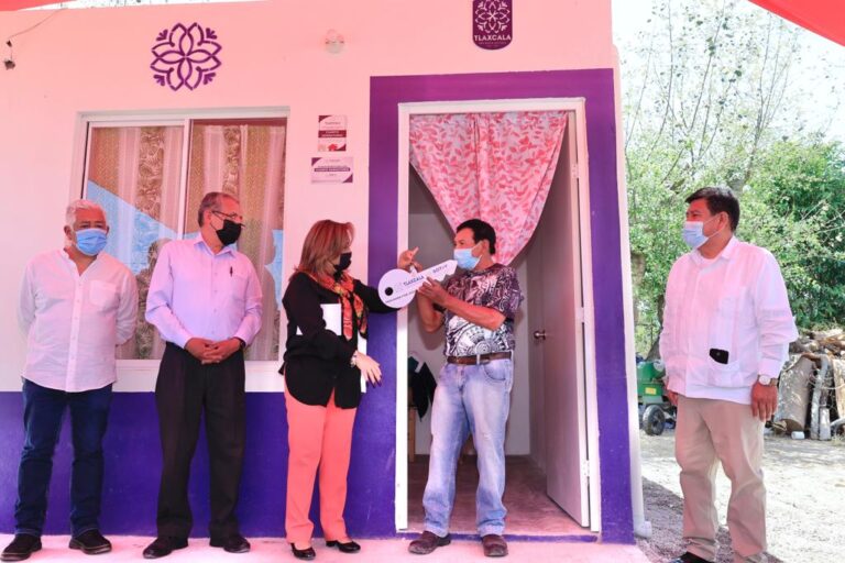 Entregó Gobernadora Cuatro Dormitorios en Huactzinco