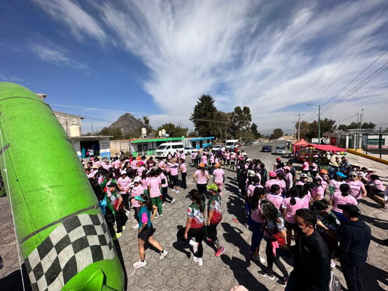 Realiza IDET Carrera Atlética de la Mujer en Teacalco