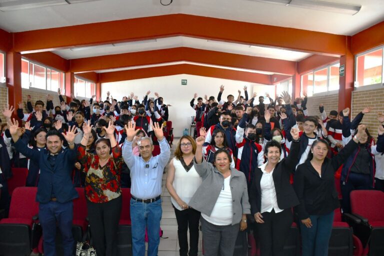 Realiza Cobat ciclo de conferencias de emprendimiento y tecnología