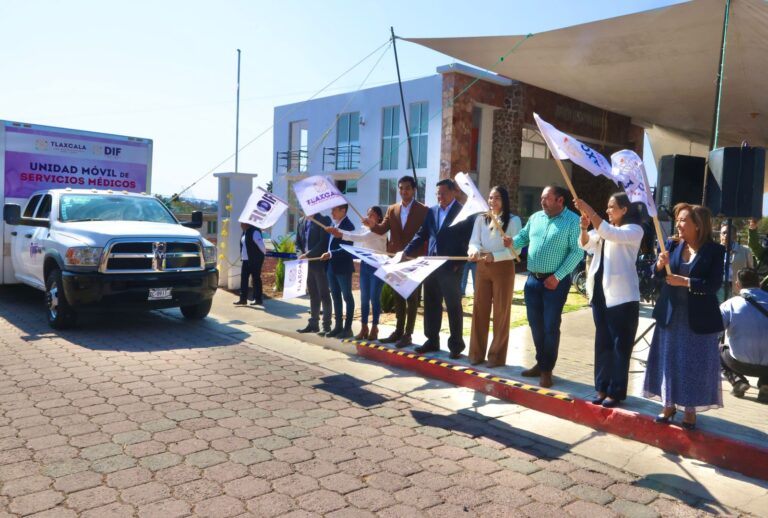 Gobernadora Lorena Cuéllar dio banderazo de salida a unidades móviles del Sedif