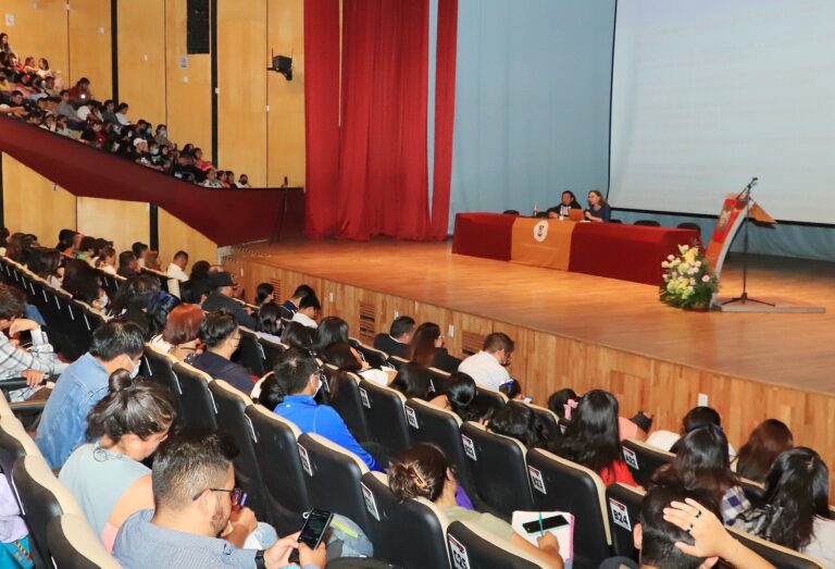 Analizan en UATx las violencias de género en el entorno social