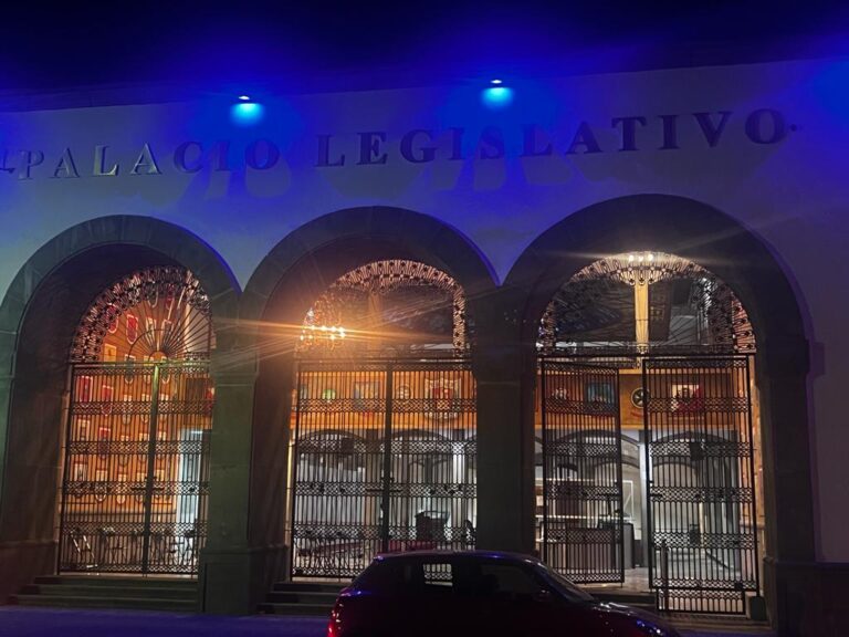 Se Enciende Congreso del Estado de Azul por el Día Internacional de la Concienciación del Autismo