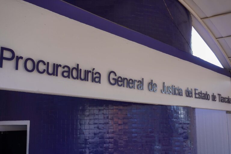 Vinculan a proceso a una mujer y dos hombres por robo calificado: PGJE