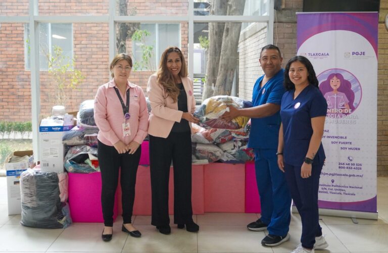Recibe Centro de Justicia Para las Mujeres Donación de Cobijas, Ropa y Zapatos en Beneficio de Usuarias