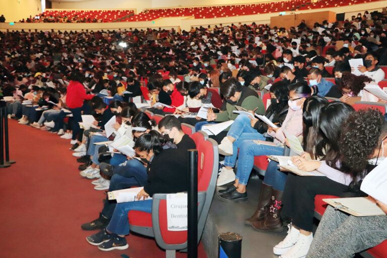 Será Ceneval quien aplique examen de admisión en la UATx