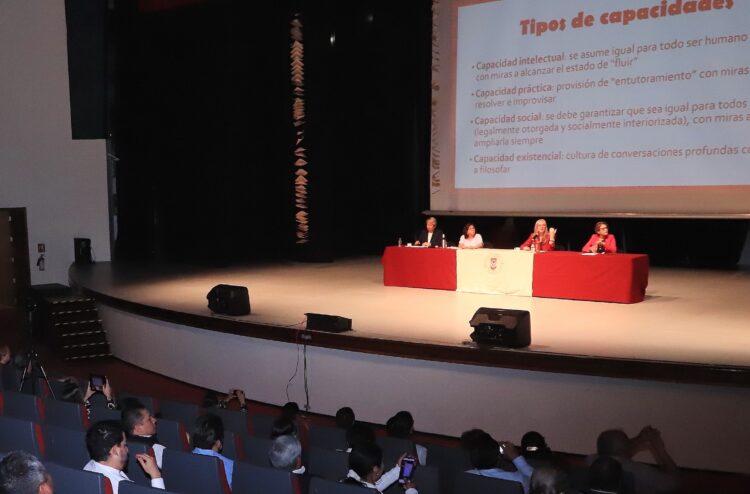 29 Pone en marcha UATx jornada de actualización docente 2023