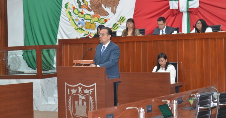 Congreso: en vez de ir al Podio, Marcela ‘Regaña’ a Blanca en su Curul