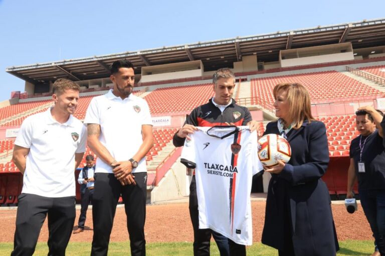 Respalda Gobernadora Lorena Cuéllar al Equipo de Futbol «Club Coyotes» de Tlaxcala