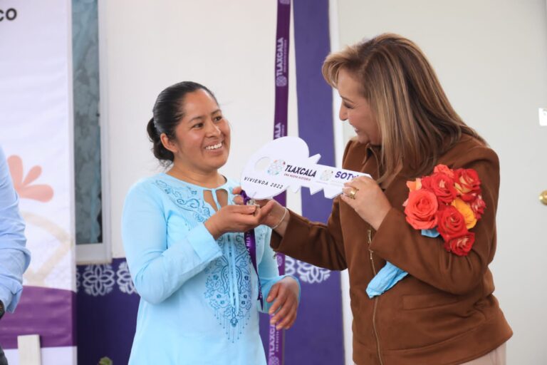 Entregan Autoridades 39 Acciones de Vivienda en San José Teacalco