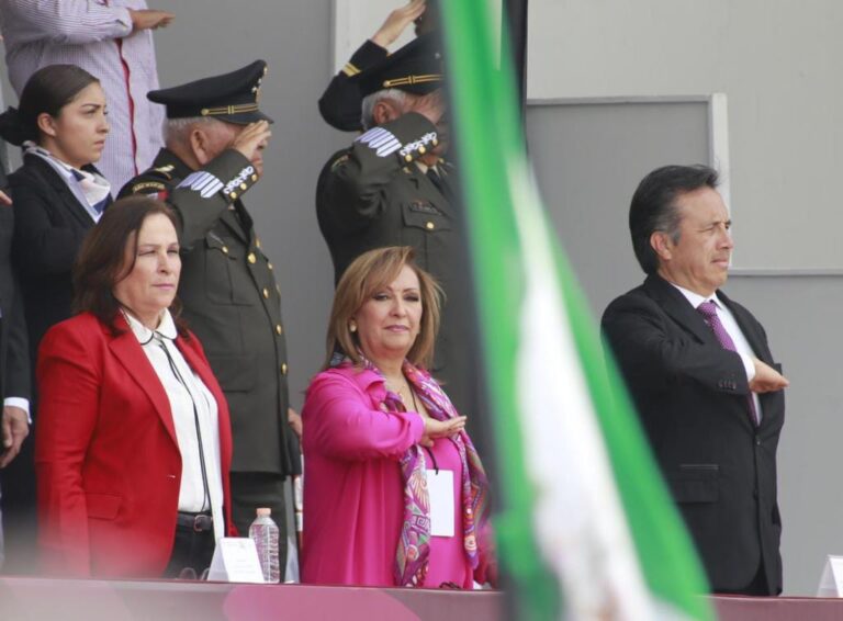 Asistió Gobernadora de Tlaxcala al Desfile Conmemorativo del 161 Aniversario de la Batalla de Puebla