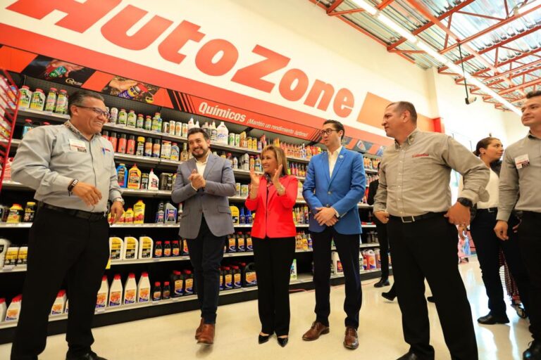 Inauguró Gobernadora AutoZone en Huamantla