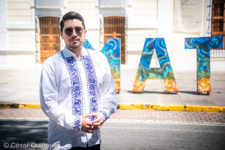 El Artista no Debe Desprenderse de la Realidad: Antonio Martínez