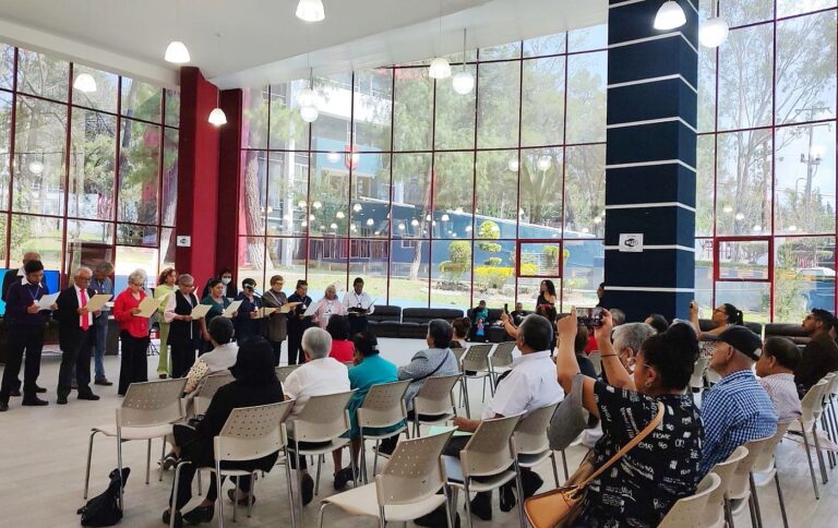 Culminaron actividades talleres para adultos mayores en la UATx