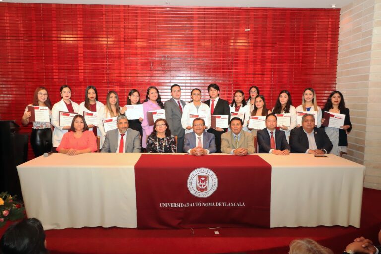 Estudiantes de la UATx obtienen resultados sobresalientes en examen EGEL-CENEVAL