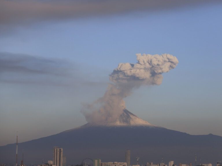 Popocatépetl registra una explosión y 45 exhalaciones