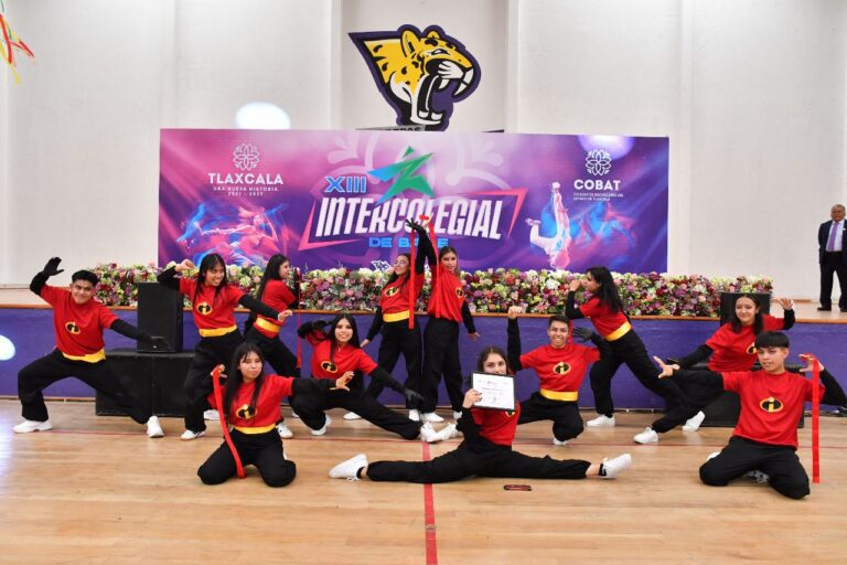 Gana Plantel 13 del Cobat Intercolegial de Baile 2023