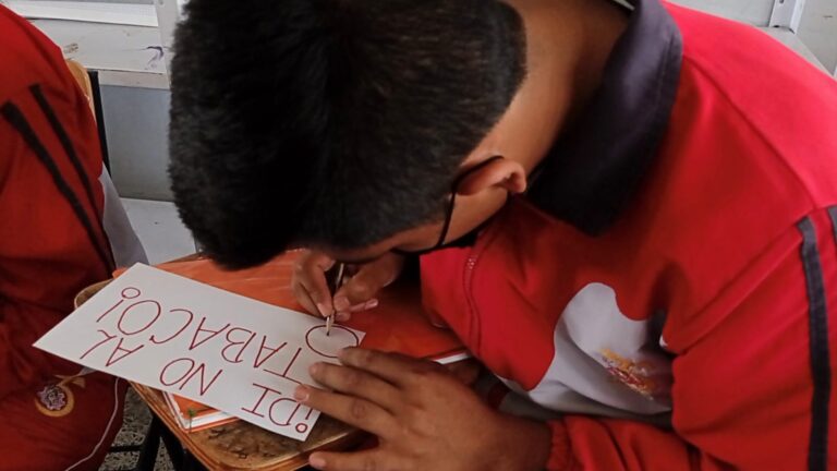 Imparte SEPE-USET Pláticas a Estudiantes de Secundaria Sobre los Daños del Consumo de Tabaco y Vapeadores