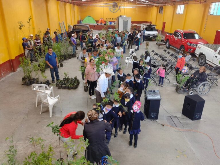 Realiza Gobierno del Estado Donativo de Árboles y Magueyes en Calpulalpan