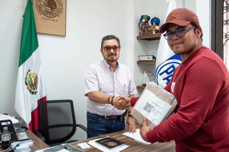 Entrega Pepe Temoltzin alarmas vecinales y cámaras de videovigilancia