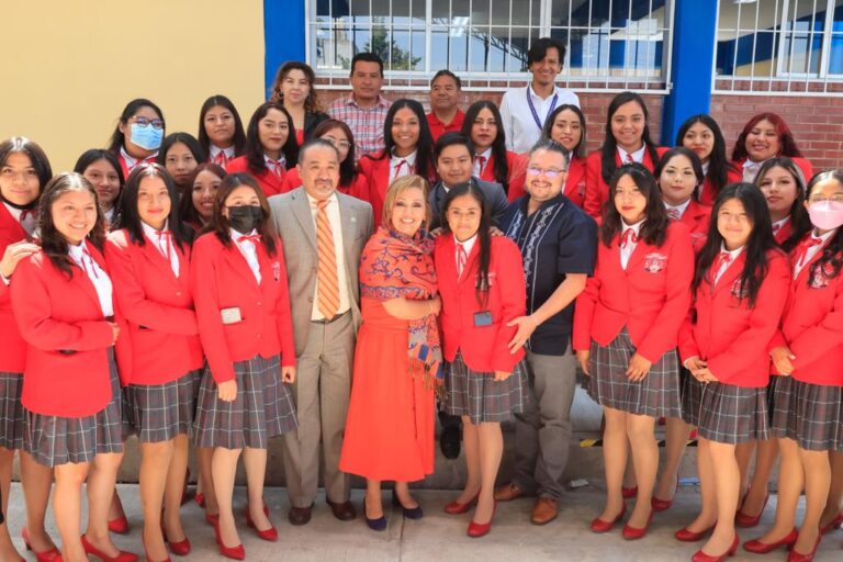 Entregó Gobernadora Lorena Cuéllar Infraestructura en Normal Preescolar de Panotla