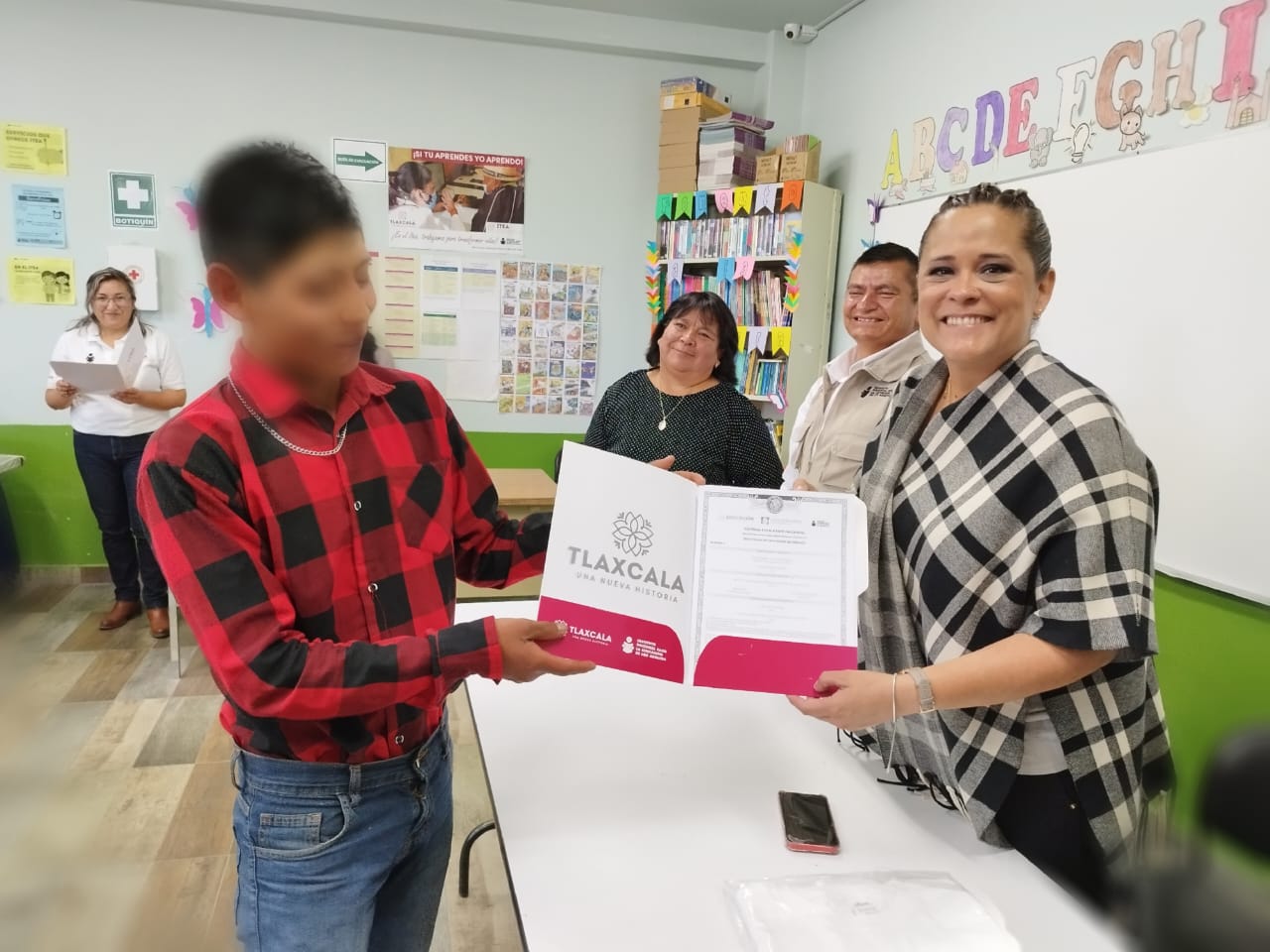 Entregó ITEA 44 Certificados Oficiales de Primaria y Secundaria