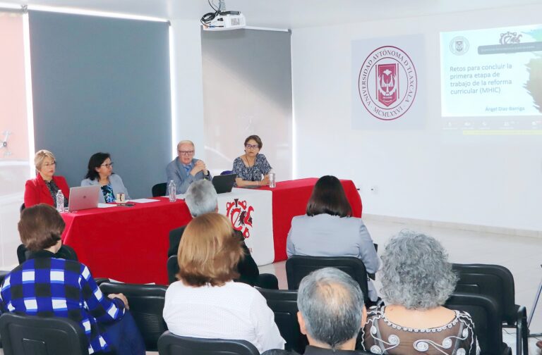 Concluye UATx primera etapa de la revitalización de su modelo educativo