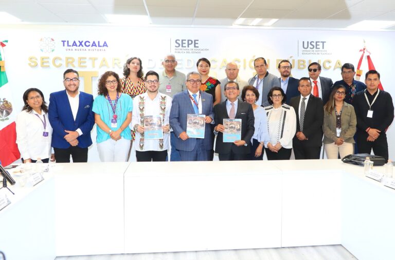 Contribuye UATx en la Elaboración de Libro de Texto