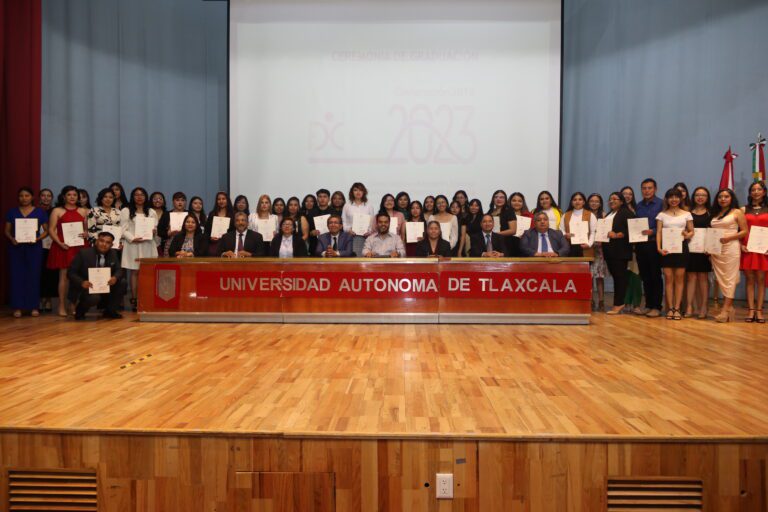 Culminan estudios en la Facultad de Ciencias para el Desarrollo Humano de la UATx 