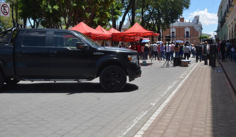 Una Protesta Fifí: Diputado Covarrubias Reclama al Edil Corichi