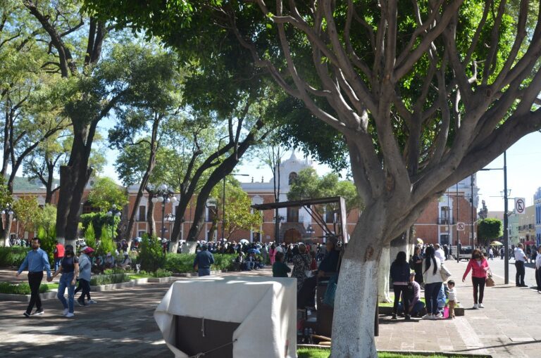 Paralizan ‘7 de Mayo’, SNTE, CROC y CROM la Capital de Tlaxcala