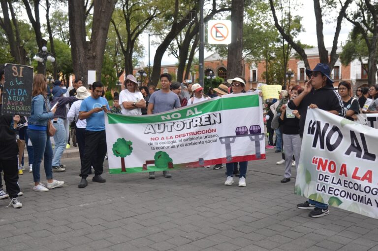 Activistas y Vecinos de Tlaxcala Capital Protestan Contra Autotren