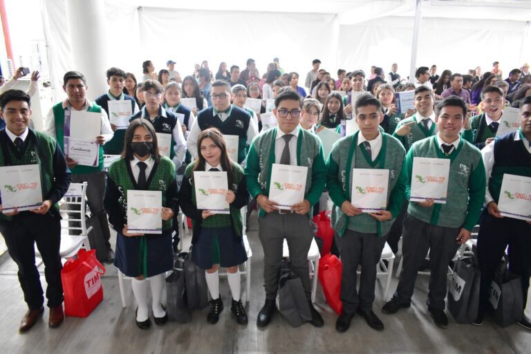 Realizó Cecyte Ceremonia de Graduación de 31 Estudiantes del Sistema de Educación Dual