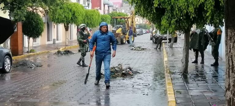 Auxilió CEPC a hombre atrapado en automóvil en la comunidad de San Hipólito Chimalpa