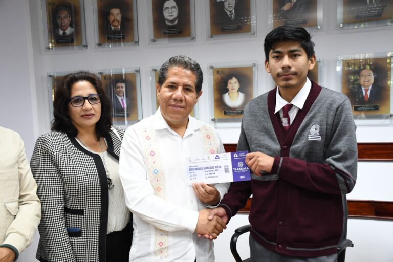 Alumnos del Cobat acudirán a concurso internacional de matemáticas en Singapur