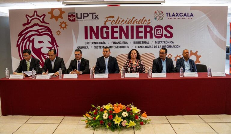 Egresaron 69 estudiantes de la UPTx en Ingeniería Industrial