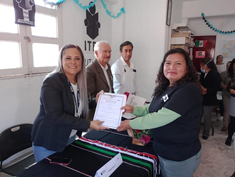 Entregó ITEA 21 certificados de primaria y secundaria en Chiautempan