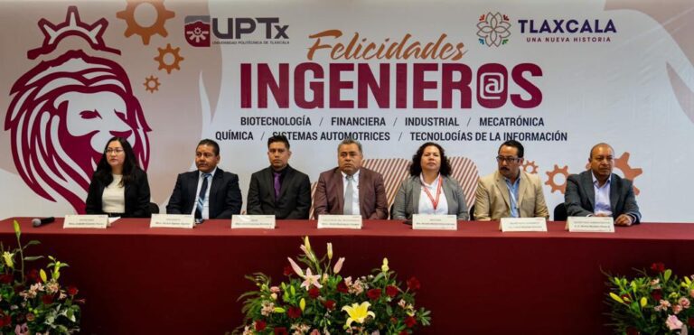 Egresan Estudiantes de Ingeniería Mecatrónica de la UPTx