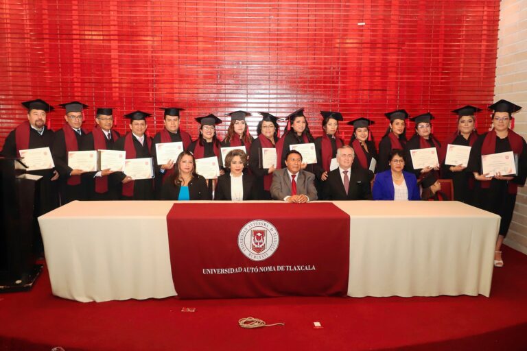 Culmina estudios en la UATx primera generación de especialistas en salud pública