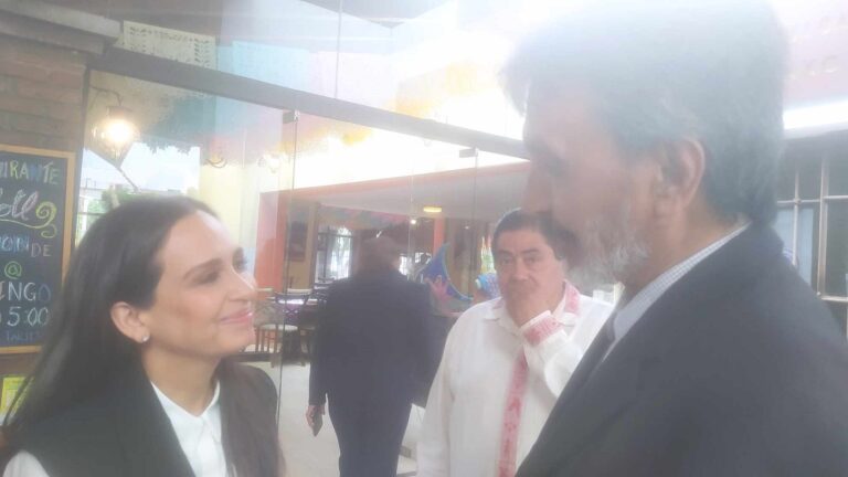 Premia Concurso Artesanal Totomoxtle 2023 a 14 Mujeres y 1 Hombre