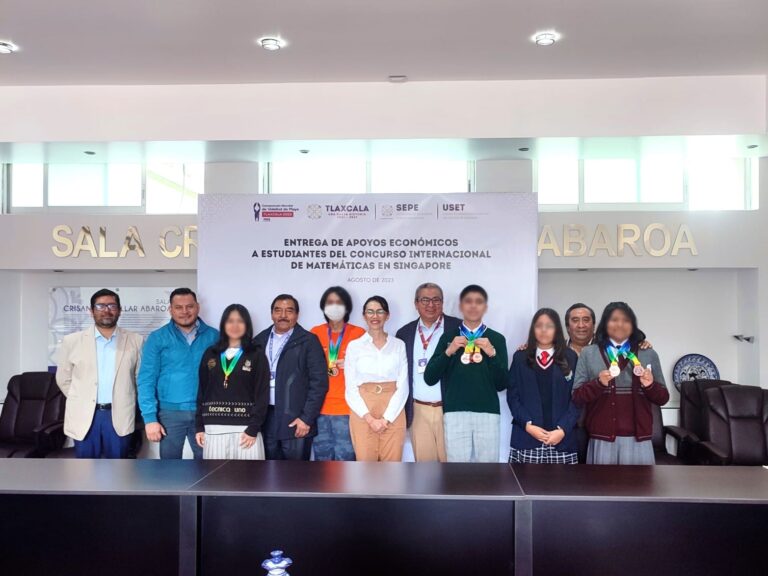 Entrega SEPE-USET Apoyos a Campeones en Olimpiada de Matemáticas en Singapur