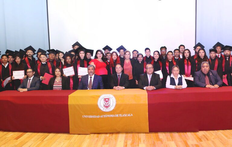 Se gradúan en UATx profesionales de la Arquitectura