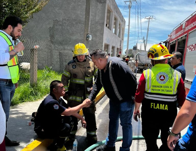 Atendió Coordinación Estatal de Protección Civil Incendio en Fábrica de Tinacos