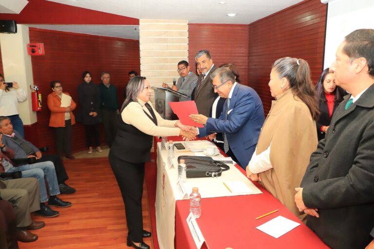 Reciben académicos de la UATx apoyos y reconocimientos del PRODEP