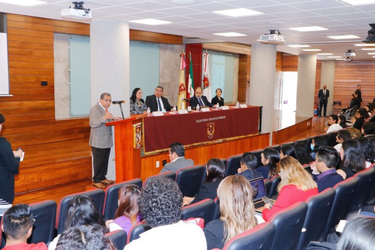 Inició UATx con curso práctico sobre amparo