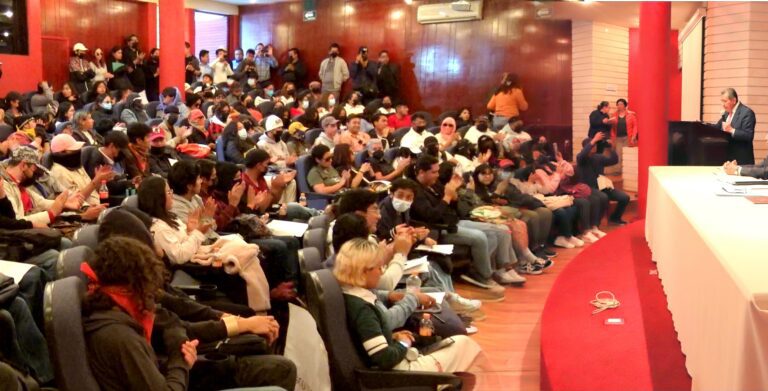 Refrenda UATx su Apertura al Diálogo Para Alcanzar Acuerdos en Favor de la Educación