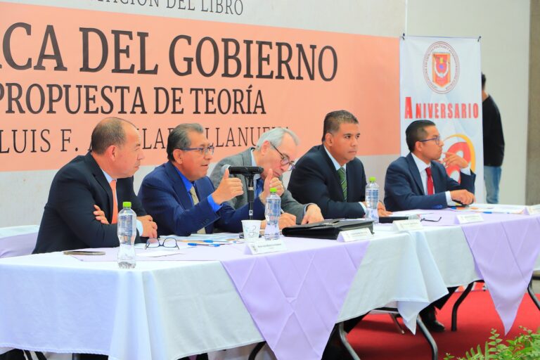 Presentó UATx Libro Sobre Teoría del Gobierno