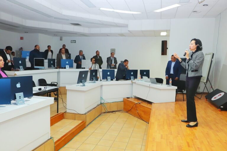 Concluye UATx seminario de transculturación digital