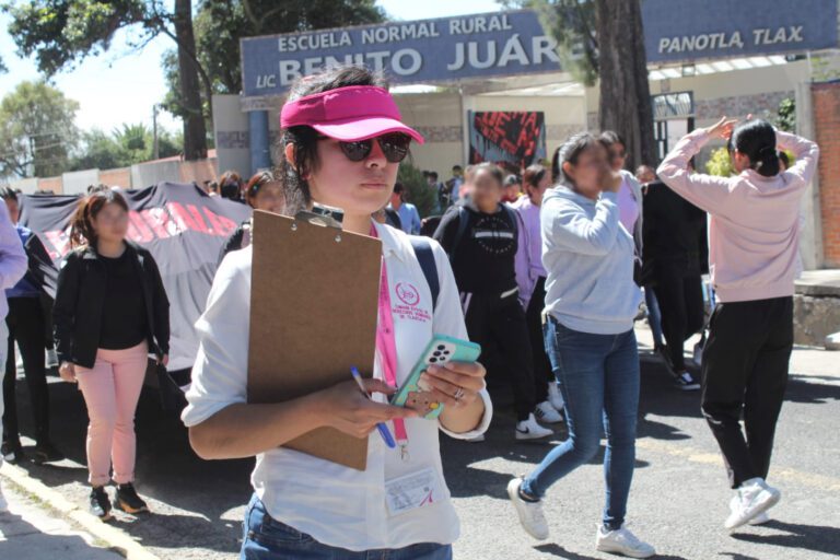 Brinda CEDH acompañamiento a estudiantes normalistas durante marcha