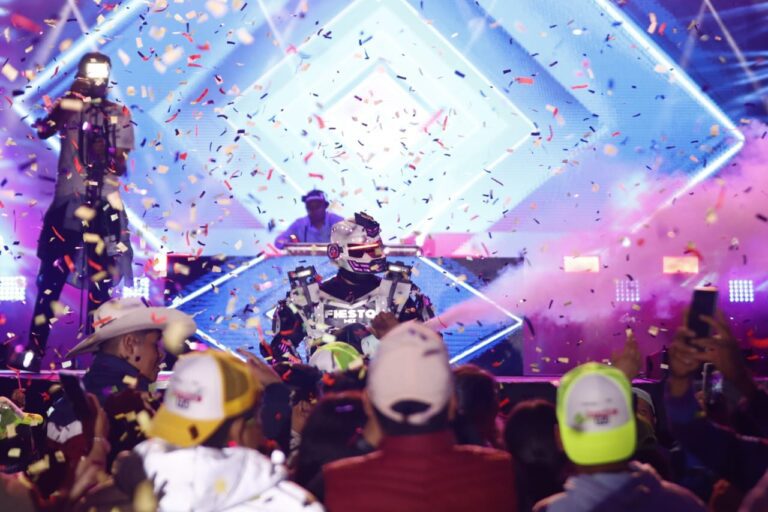 Teatro del Pueblo de “Tlaxcala, La Feria de Ferias 2023” se Inundó de Música Electrónica y K-Pop